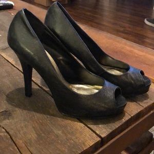 Black leather Steve Madden Heels
